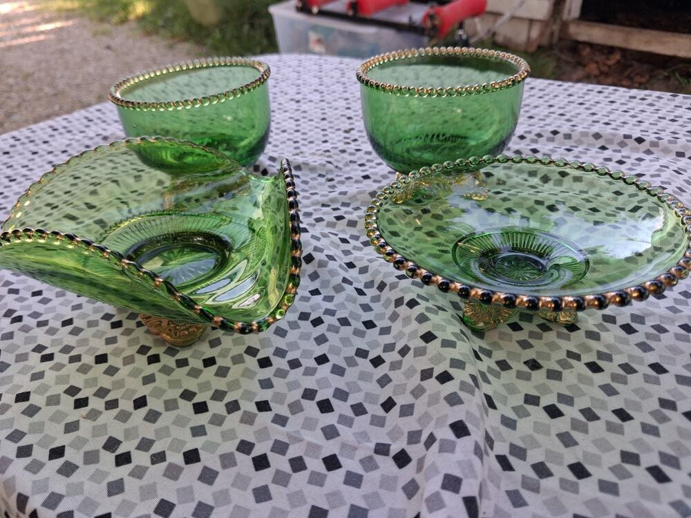 Lot Of 4 Antique Green US Glass Colorado Lacy Medallion Footed Glass Bowls